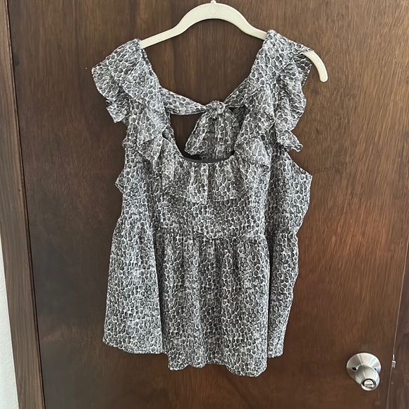 Banana republic bow back ruffle top - Picture 1 of 3